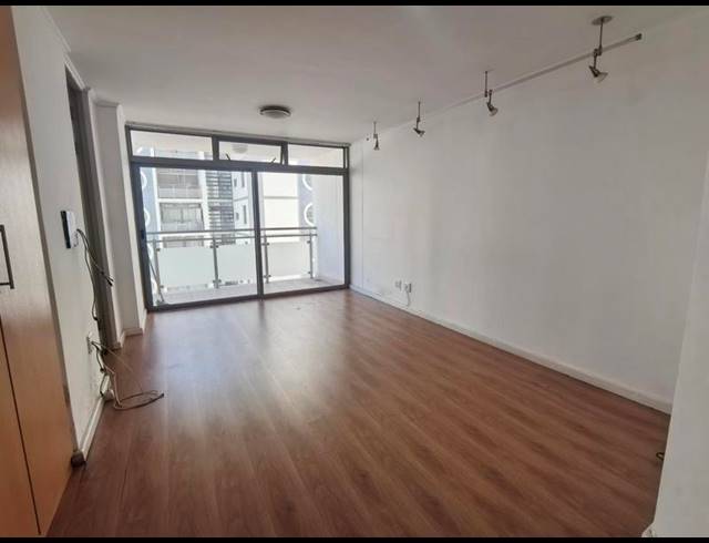 1 BEDROOM PROPERTY TO RENT IN CLAREMONT UPPER